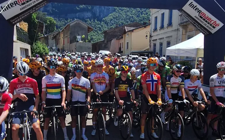 Photo depart ain bugey valromey tour 2025